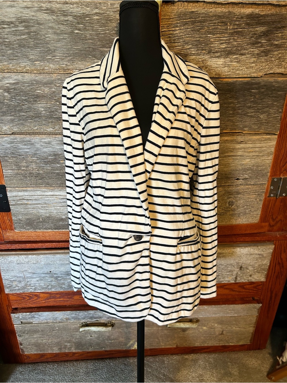 Old Navy White and Dark Blue Striped Blazer Size XL Knit One Button with Pockets